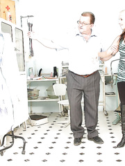 Golden-Haired cutie Karolina came at the enjoys gyno fetish for the 1st time