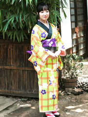 Pleasing Japanese hotty hikes her kimono && widens to display her shaggy cum-hole