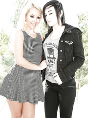 Hawt lesbo pair Nikki Hearts & Aaliyah Love fondling posing outdoors