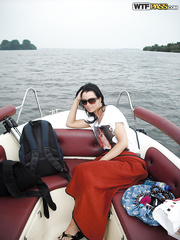 Full-bosomed brunette hair sweetheart acquires rid of her raiment at the boat trip