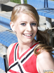 Hot cheerleader Allie James and her mommy Erica Lauren share a dark bull