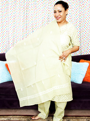 Aged aged Indian Kira B modelling her hot legs non exposed in sandals