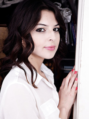 Brunette Hair hotty Phoebe Queen takes off a white blouse prior to masturbating