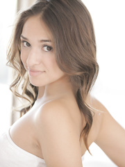 Glamorous legal age teenager angel Sara Luvv brings her shaved love tunnel to agonorgasmos in the naked
