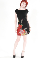 Hawt redhead with lengthy legs Zoey Nixon exposes her glamorous love melons