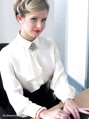 Hot golden-haired secretary Elle Richie disrobes to nylons in vintage pinup porn