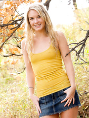 Sinless blond loses her cute outfit in the nature and positions in nature's garb