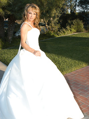 Gold digger bride Shayla LaVeaux makes a bad catch but bonks the pauper in any case