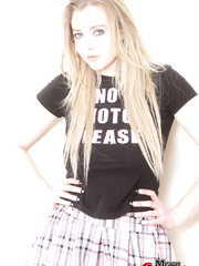 Non-Professional model Sapphire Blue unleashes her biggest all natural meatballs