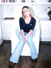 Juvenile Trisha Uptown undresses down on the camera previous to becomes a pornstar