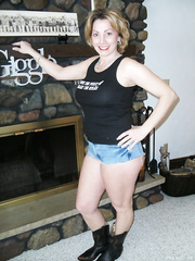 Mature white wife cougar needs some young cock to satisfy her body