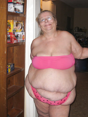 Mature amateur BBW showing off in pink panties and bra