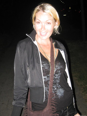 Very sexy mom loves to show off her stunning body upskirt pics