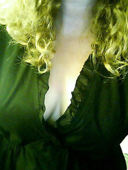 My breast are one of my best features love to have them sucked