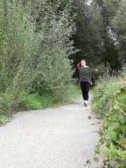 Fitness walker Teresa Outlandish shows hawt muff during the time that pissing on the trail