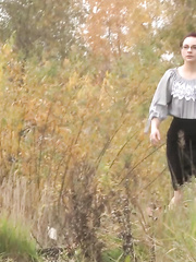 Unawares lady acquires caught on spy webcam hiking her petticoat and taking a pee on path