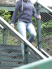 Antonia can't hold her pee any longer and relives herself on stone steps