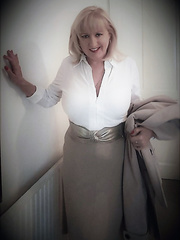 Bulky older wife Lorna Blu changes form white to red to dark hawt underware