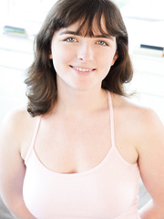 Dilettante model Raven Snow uncovers large naturals previous to rubbing her beaver