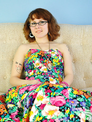 Redheaded 1st timer keeps her glasses on during the time that showing her exposed snatch