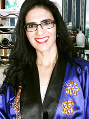 Glasses clad older doxy Veronica Perez toying her cunt with floppy mangos exposed