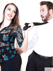 Inked Lalin Girl wife Juelz Ventura taking spunk fountain from spouse in throat