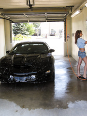 Non-Professional solo hotty Nikki Sims washers her vehicle in cutoff shorts