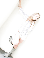 Solo cutie Meet Madden teases in short shorts and cowgirl boots