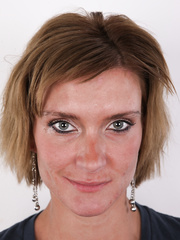 Unattractive dilettante Denisa discloses her slim body in dubious hope of porn stardom