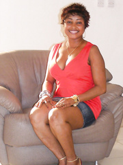 This is THERESA a very sexy lady wanting to explore her bisexual side