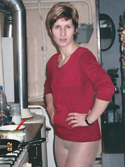 zenya2 posing for genuine amateur homemade photos