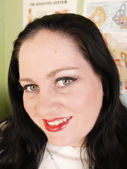 Fatty Magnificence-Foxxx discloses her huge all-natural boobies on web camera