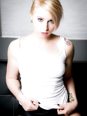 Tattooed blond Eidyia in nylons widening sexy a-hole and rubbing hairless bawdy cleft