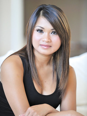 Annie Lee shows hawt fake milk sacks & gives hawt closeups widens of her lengthy labia