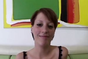 Titless hoochie proudly showing off her ramrod sucking skills