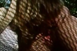 Not each white wife knows how to engulf a schlong but this gal is a dick engulfing expert