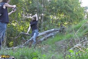 Slutty dilettante playgirl favours a man with a cook jerking in the forest