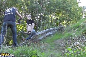 Slutty dilettante playgirl favours a man with a cook jerking in the forest