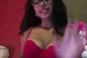 Great looking swarthy charmer shows off her bulky gazoo