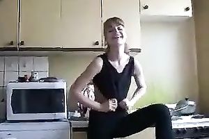 Skinny golden-haired girl screwed hard in the morning on web camera