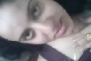 Cum-addicted Indian nympho knows how to give a good orall-service