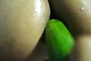 My paramour enjoys fucking my cunt with a cucumber in homemade episode