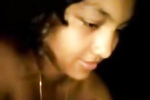 Buxom Indian cheating wife gives stout oral sex showing off her skills