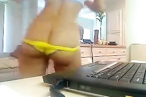 Incredible consummate legal age teenager wazoo in constricted yellow pants on livecam