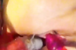 Me and my hubby have a fun toying my cookie and anus in homemade episode