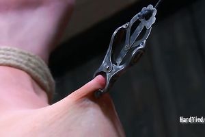 Big boobed bitch knows the meaning of rope thraldom