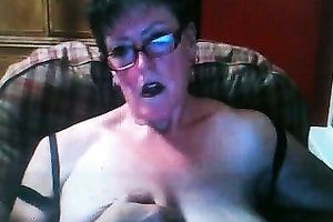 This old slutwife is so fucking nasty and this babe just likes masturbating on livecam