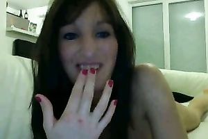 Luscious dark brown sucks her fingers in cam solo movie scene