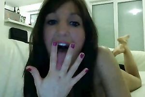 Luscious dark brown sucks her fingers in cam solo movie scene