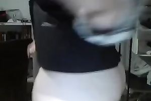 Have u ever seen a honey with a perfectly bulky gazoo like this?